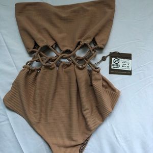 ACACIA ONE PIECE